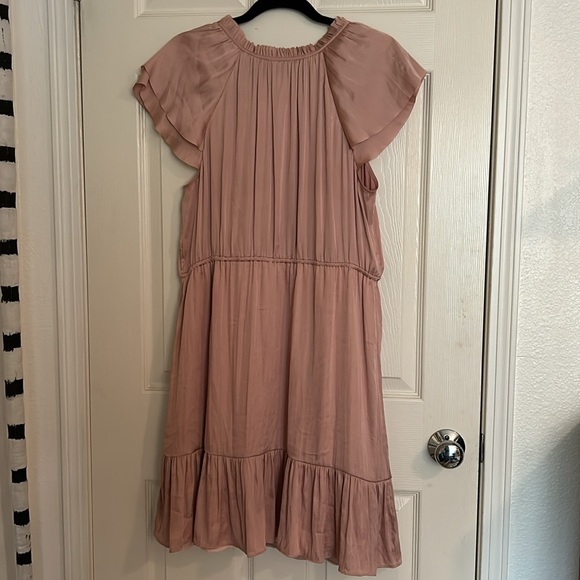 Pink satin banana republic dress - Picture 4 of 4
